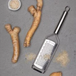 Microplane Professional Series Coarse Grater (38000) -Kitchenknives Shop 0938000 microplane professional series coarse grater 600px 1 1