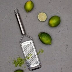 Microplane Professional Series Medium Ribbon Grater (38002) -Kitchenknives Shop 0938004 microplane professional series fine grater 600px 1 1
