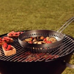 Tramontina Barbecue 26cm Wok Perforated Anodised Aluminium (20847026) 10 Tramontina Barbecue 26cm Wok Perforated Anodised Aluminium (20847026) -Kitchenknives Shop 20847026 3