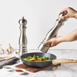 Peugeot Paris U'select Pepper Mill 18cm Stainless Steel (32470) 13 Peugeot Paris U'select Pepper Mill 18cm Stainless Steel (32470) -Kitchenknives Shop 32470 ls4