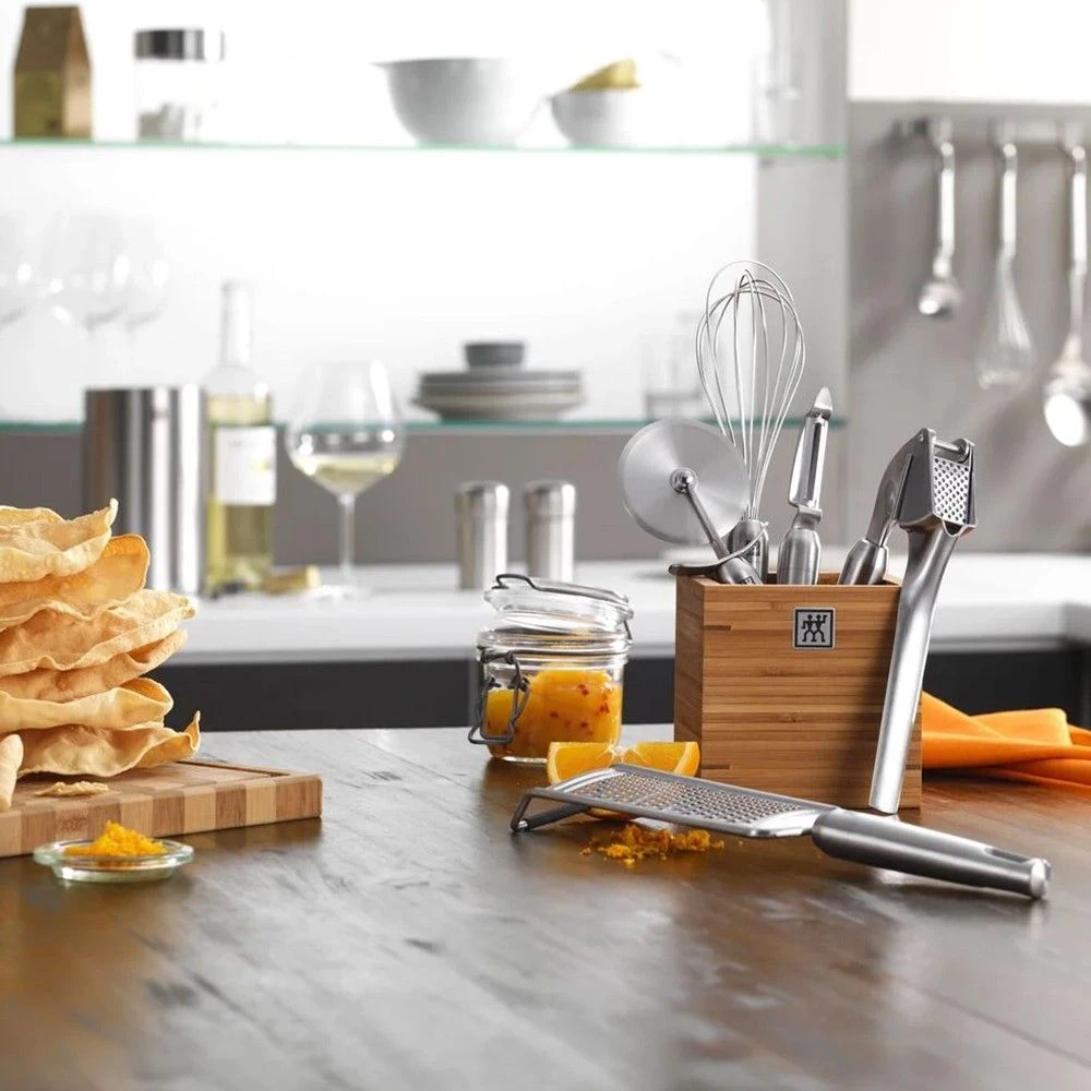 Zwilling Pro 18/10 Stainless Steel Lasagne Spatula (37160-035-0) 4 Zwilling Pro 18/10 Stainless Steel Lasagne Spatula (37160-035-0) - Image 2