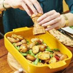 Peugeot Bistro Pepper Mill 10cm Olive (P38212) -Kitchenknives Shop 38229 ls3 1