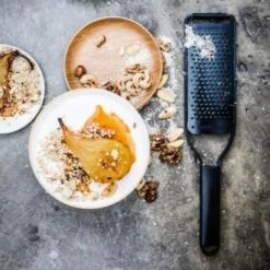 Microplane Black Sheep Series Coarse Grater (43000) -Kitchenknives Shop 43000 microplane black sheep series coarse grater 3