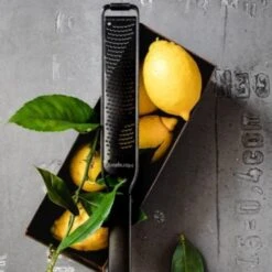 Microplane Black Sheep Series Zester (43020) 9 Microplane Black Sheep Series Zester (43020) -Kitchenknives Shop 43020 microplane black sheep series zester 2