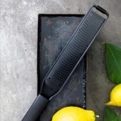 Microplane Black Sheep Series Zester (43020) 11 Microplane Black Sheep Series Zester (43020) -Kitchenknives Shop 43020 microplane black sheep series zester 4