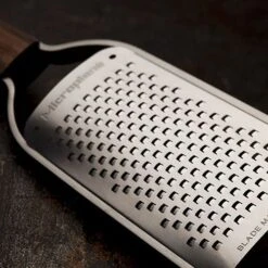 Microplane Master Series Coarse Grater (43300) -Kitchenknives Shop 43300 2