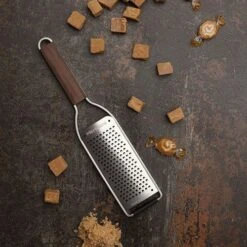 Microplane Master Series Coarse Grater (43300) -Kitchenknives Shop 43300 3