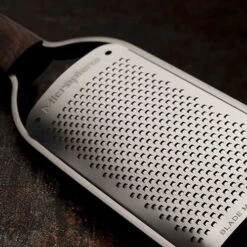 Microplane Master Series Fine Grater (43304) 13 Microplane Master Series Fine Grater (43304) -Kitchenknives Shop 43304 2
