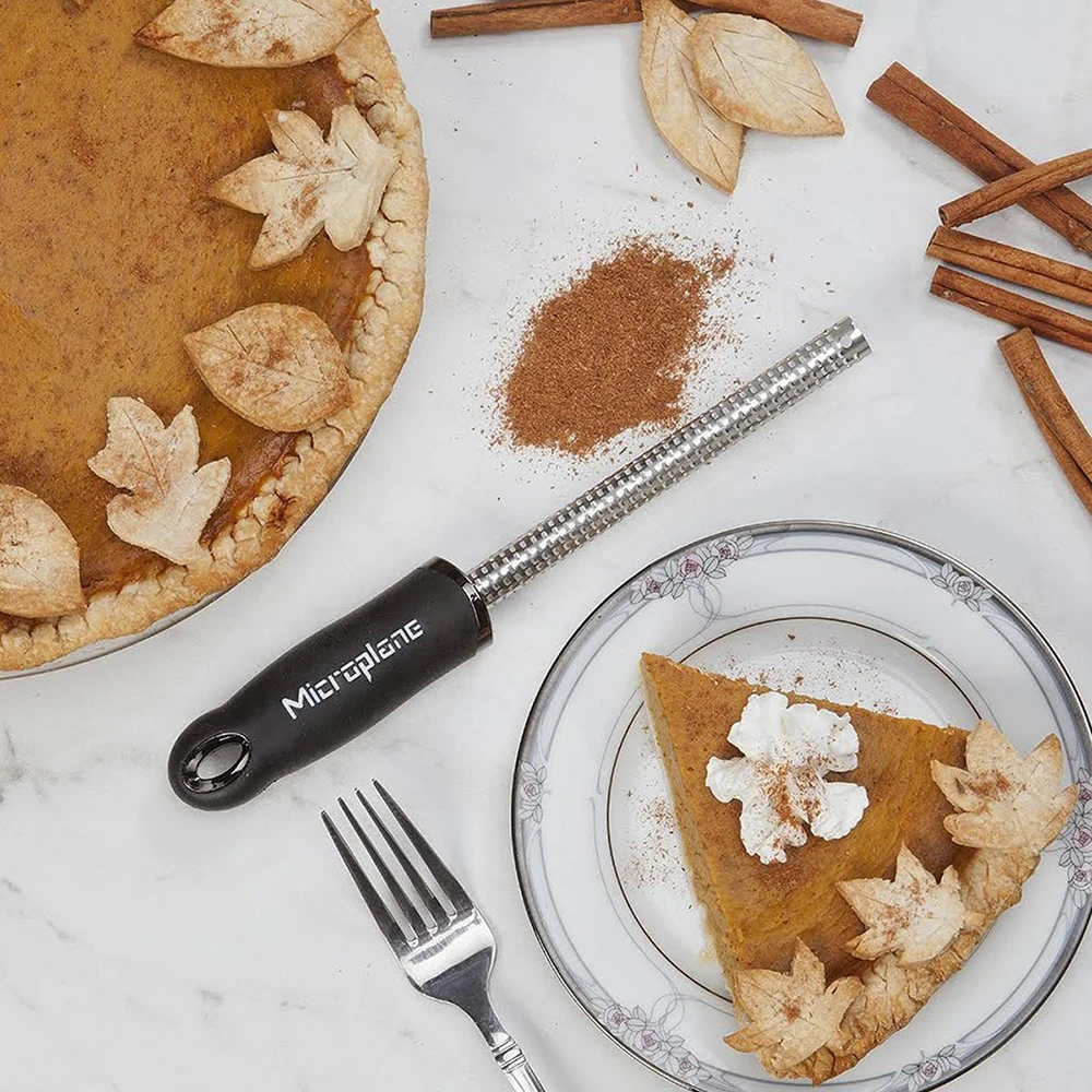 Microplane Premium Spice Grater - Black (46016) 5 Microplane Premium Spice Grater - Black (46016) - Image 3
