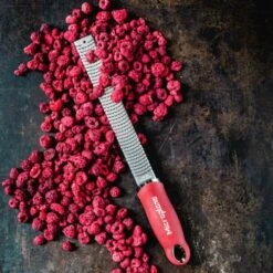 Microplane Premium Classic Series Zester/Grater Pomegranate Red (46127) -Kitchenknives Shop 46127e microplane premium classic series zester pomegranate red 3