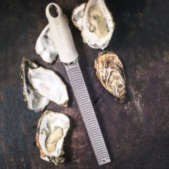 Microplane Premium Classic Series Zester/Grater Cashmere Beige (46323) -Kitchenknives Shop 46323e microplane premium classic series zester cashmere beige 2