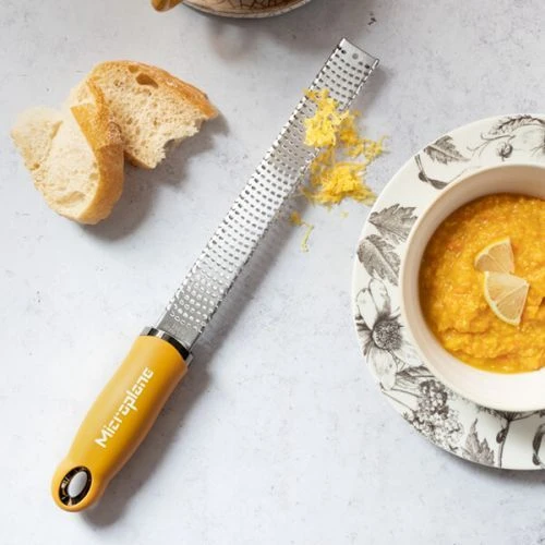 Microplane Premium Classic Series Zester/Grater Mustard Yellow (46623) 5 Microplane Premium Classic Series Zester/Grater Mustard Yellow (46623) - Image 3