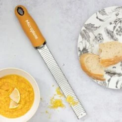 Microplane Premium Classic Series Zester/Grater Mustard Yellow (46623) 9 Microplane Premium Classic Series Zester/Grater Mustard Yellow (46623) -Kitchenknives Shop 46623e microplane premium classic series zester mustard yellow 5