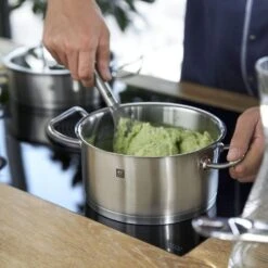 Zwilling Pro 24cm 18/10 Stainless Steel Stew Pot (65122-240-0) -Kitchenknives Shop 65122 200 0 7 2