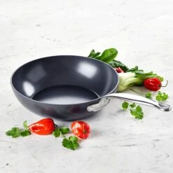 Greenpan Barcelona Pro Wok 28cm / 3.65L 7 Greenpan Barcelona Pro Wok 28cm / 3.65L -Kitchenknives Shop cc005326 001 barcelona pro wok 28cm 3.65l v2