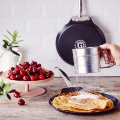 Greenpan Barcelona Pro Pancake Pan 28cm -Kitchenknives Shop cc005338 001 barcelona pro pancake pan 28cm in use