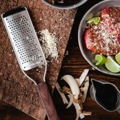 Microplane Master Series Coarse Grater (43300) -Kitchenknives Shop mic 43300 ls5