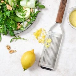 Microplane Master Series Fine Grater (43304) 17 Microplane Master Series Fine Grater (43304) -Kitchenknives Shop mic 43304 ls 3