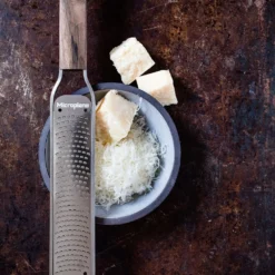 Microplane Master Series Zester (43320) -Kitchenknives Shop mic 43320 ls1