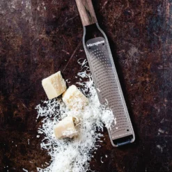 Microplane Master Series Zester (43320) -Kitchenknives Shop mic 43320 ls2