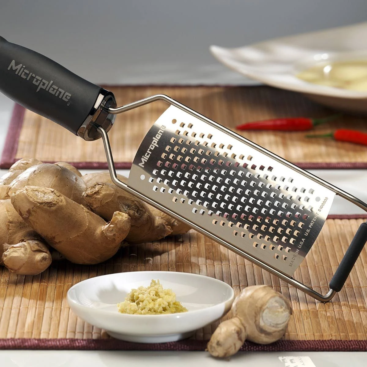 Microplane Gourmet Series Coarse Grater (45000) 5 Microplane Gourmet Series Coarse Grater (45000) - Image 3