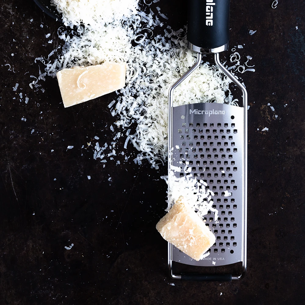 Microplane Gourmet Series Coarse Grater (45000) 8 Microplane Gourmet Series Coarse Grater (45000) - Image 6