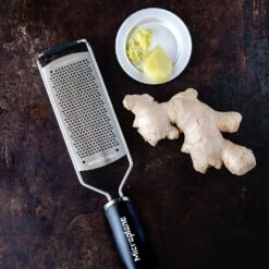 Microplane Gourmet Series Fine Grater - Black (45004) -Kitchenknives Shop mic 45004 ls4