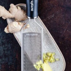 Microplane Gourmet Series Fine Grater - Black (45004) -Kitchenknives Shop mic 45004 ls5
