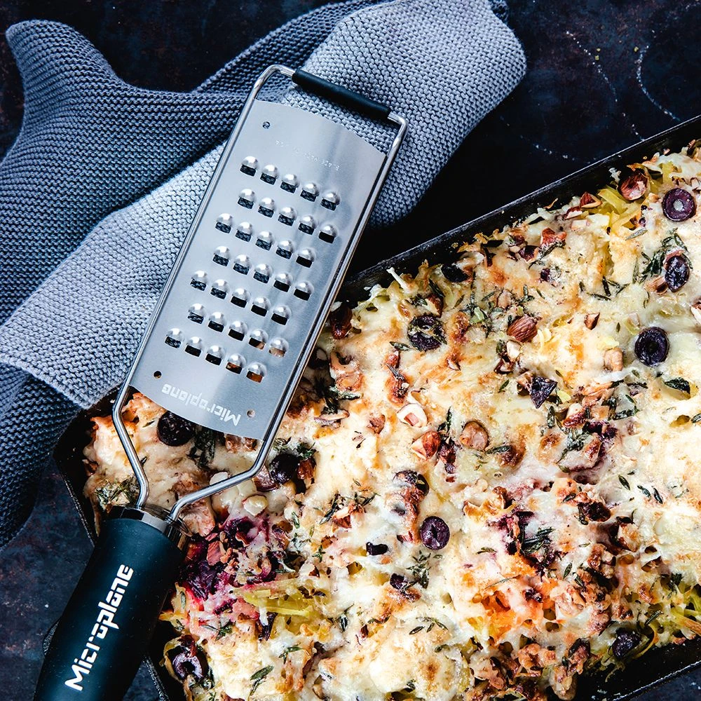 Microplane Gourmet Series Extra Coarse Grater (45008) 4 Microplane Gourmet Series Extra Coarse Grater (45008) - Image 2