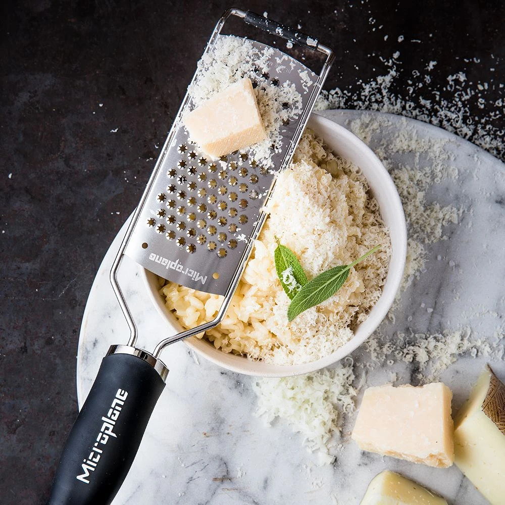 Microplane Gourmet Series Star Blade Grater (45009) 9 Microplane Gourmet Series Star Blade Grater (45009) - Image 7