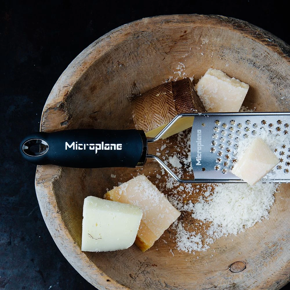 Microplane Gourmet Series Star Blade Grater (45009) 4 Microplane Gourmet Series Star Blade Grater (45009) - Image 2