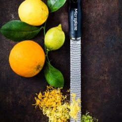 Microplane Premium Zester/Grater - Black (46020) -Kitchenknives Shop mic 46020 ls 11