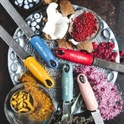 Microplane Premium Zester/Grater - Black (46020) -Kitchenknives Shop mic 46020 ls 13