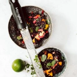 Microplane Premium Zester/Grater - Black (46020) -Kitchenknives Shop mic 46020 ls 6