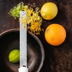 Microplane Premium Zester/Grater - White (46301) 24 Microplane Premium Zester/Grater - White (46301) -Kitchenknives Shop mic 46301 ls7