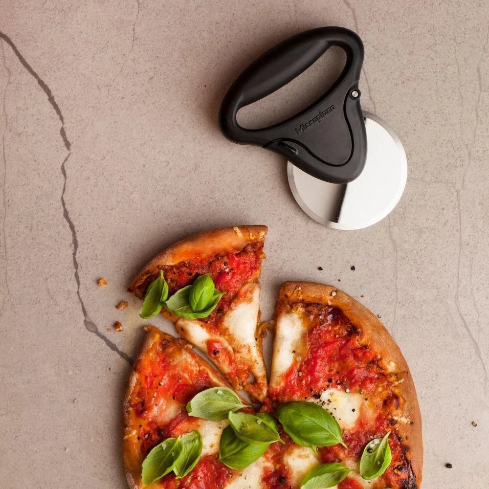 Microplane Pizza Cutter (MIC-48005) 5 Microplane Pizza Cutter (MIC-48005) - Image 3