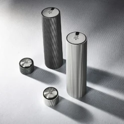 Peugeot Line Reverse Recharegeable Corkscrew Aluminium (P200947) -Kitchenknives Shop p200947 line reverse alu p200985 line reverse carbone lifestyle v2