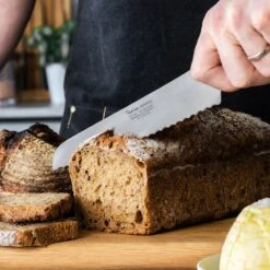 Robert Welch Professional V Bread Knife 22cm -Kitchenknives Shop rwpsa2001v professional v bread knife 22cm ps811 1