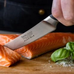 Robert Welch Professional V Flexible Utility Knife 16cm -Kitchenknives Shop rwpsa2041v professional v flexible utility knife 16cm ps752 1
