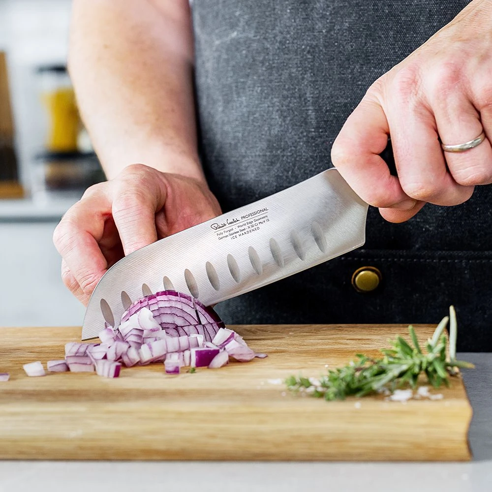 Robert Welch Professional V Santoku Knife 17cm 6 Robert Welch Professional V Santoku Knife 17cm - Image 4