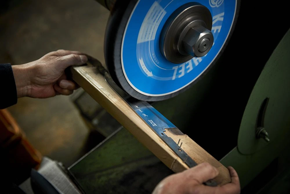 Minamoto Kotetsu 18cm Santoku By Yasuda Hamono (M100) 13 Minamoto Kotetsu 18cm Santoku By Yasuda Hamono (M100) - Image 11